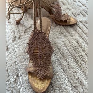 Joie sandal with leg strap